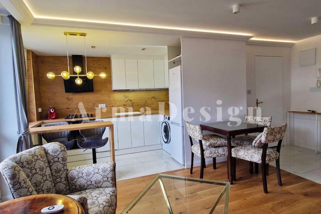 Arma Design Apartment 2 Bedrooms Varşovia Exterior foto